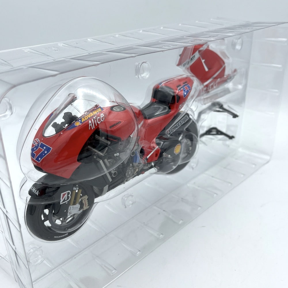 Minichamps 1/12 Ducati Desmo16 GP7 Casey Stoner MotoGP 2007 Minichamps 1/12 Ducati Desmo16 GP7 Casey Stoner MotoGP 2007