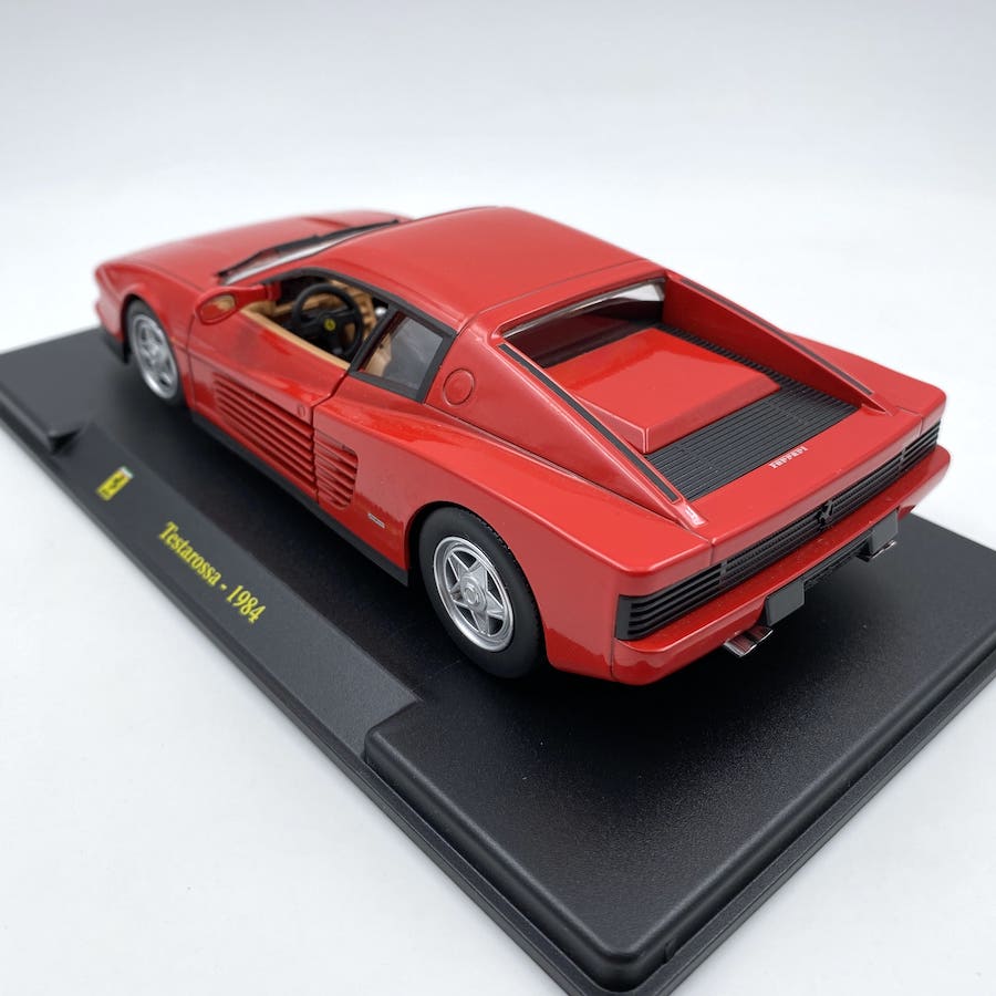 Model car Bburago 1/24 Ferrari Testarossa 1984 | Motorsport Maranello