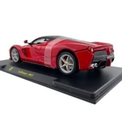 Alternative view of Model Car Bburago 1/24 Ferrari LaFerrari 2013
