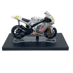 Alternative view of Model Motorcycle Atlas 1/18 Yamaha YZR-M1 Show Bike Valencia 2007 #46 V. Rossi