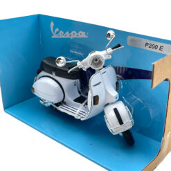 Model Motorcycle NewRay 1/12 Vespa P200E 1978 White