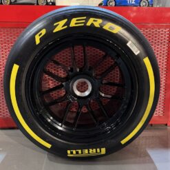 Official Show Tyre Pirelli F1 2025 Medium 72 x 37 cm